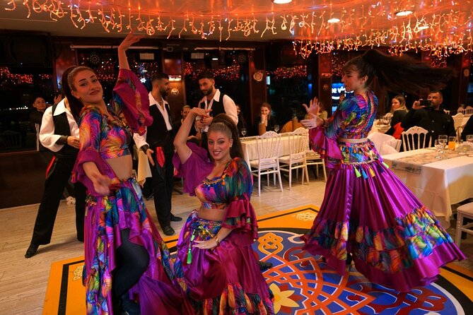 Istanbul: Bosphorus Dinner Cruise and Turkish Dance Show - Dinner Cruise Experience