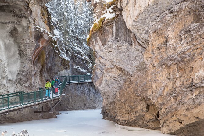 Johnston Canyon Private Guided Icewalk - Meeting and Pickup