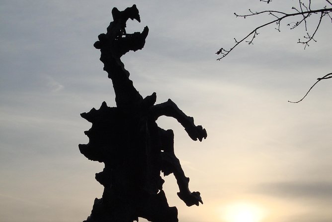 Krakow Skip The Line Wawel Castle & Old Town Guided Tour - Exploring Krakows Old Town