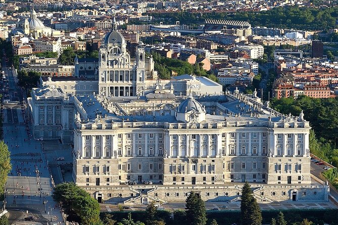 La Latina to Madrid Guided Tour With Breakfast - Breakfast Experience