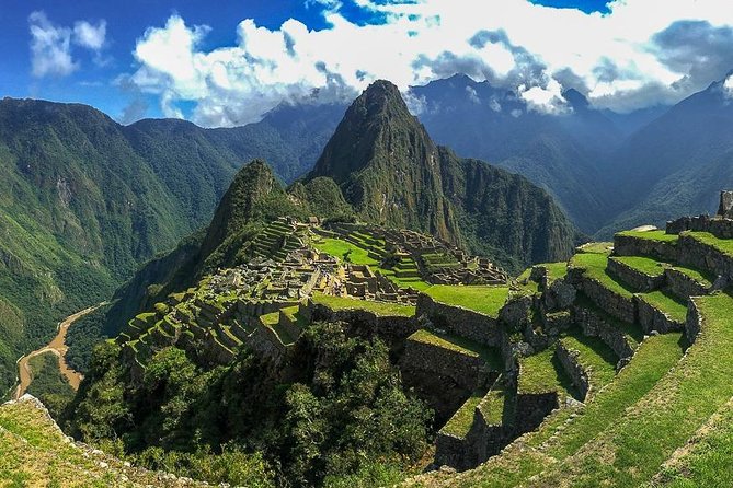 Machu Picchu Tour by Train Full Day From Cusco - Tour Guide and Assistance