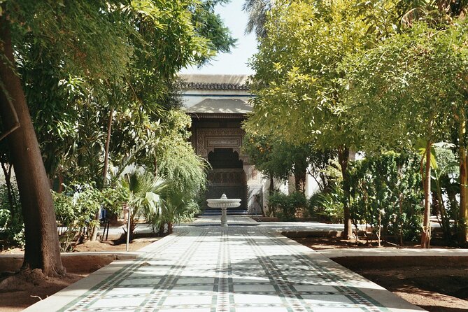 Marrakech Private Shopping Tour: Historical Medina & Souks - Exploring the Old City