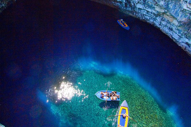Melissani Lake - Drogarati Gave - Myrtos Foto Stop - Melissani Lake Boat Cruise