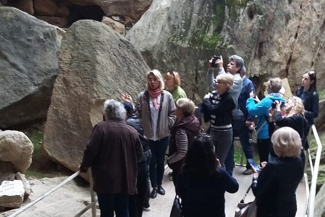 Mud Volcanoes & Gobustan Private Tour - Discovering Gobustans Rock Art