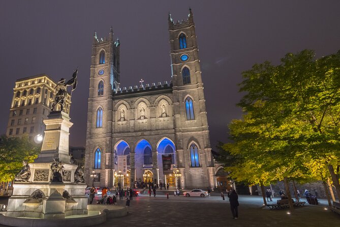 Old Montreal at Twilight Walking Tour Semi-Private - Tour Features
