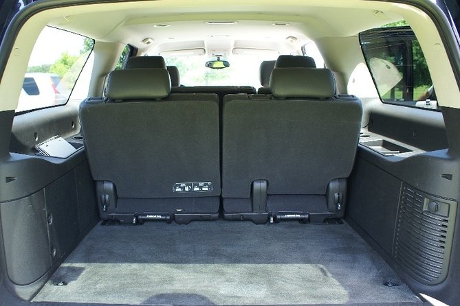One-Way Private MDW Meet and Greet Luxury Airport Transfer - Meeting Your Driver