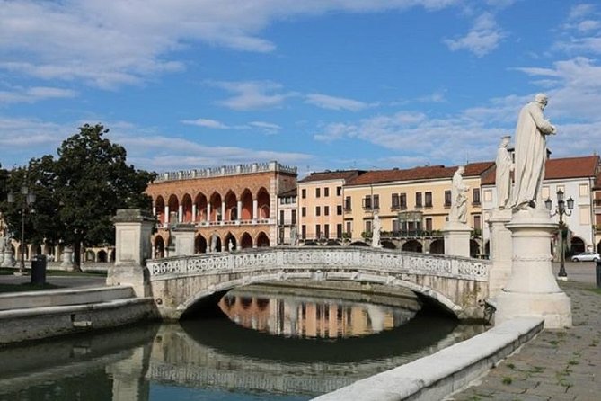 Padua City Sightseeing Walking Tour of Must-See-Sites With Local Guide - Visiting the Basilica of St. Anthony