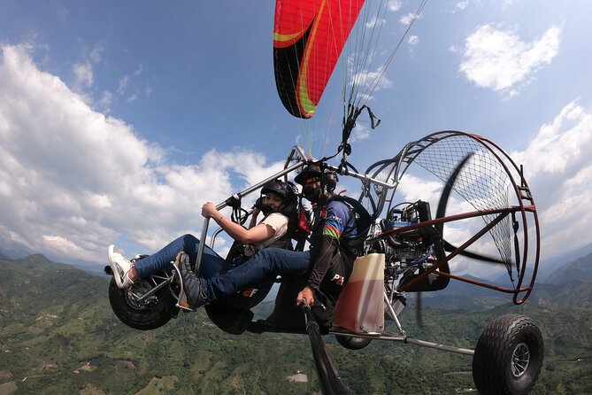 Paratrike Experience Over the Sky of Colombia - Included Services