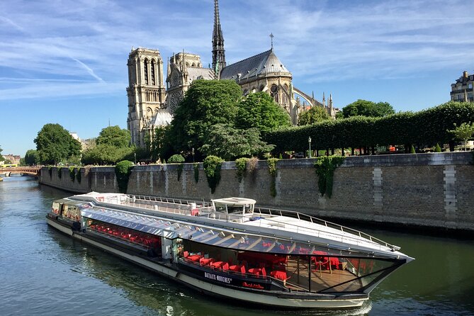 Paris Christmas Lunch Cruise by Bateaux Mouches - Scenic Seine River Cruise
