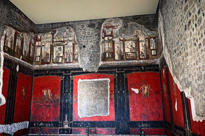 Pompeii Guided Tour With Lunch and Wine Tasting From Positano - Guided Tour of Pompeii