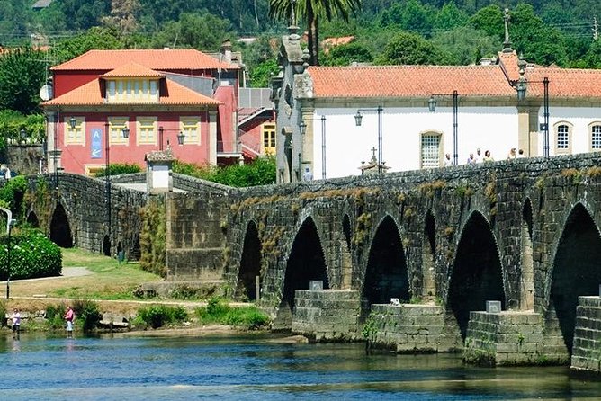 Porto: Ponte De Lima and Viana Do Castelo Food and Wine Tour  - Braga - Exploring the Village of Ponte De Lima