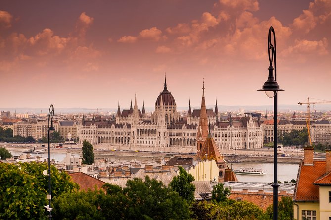 Prague to Budapest - Private Transfer With 2 Hours of Sightseeing - Key Service Features