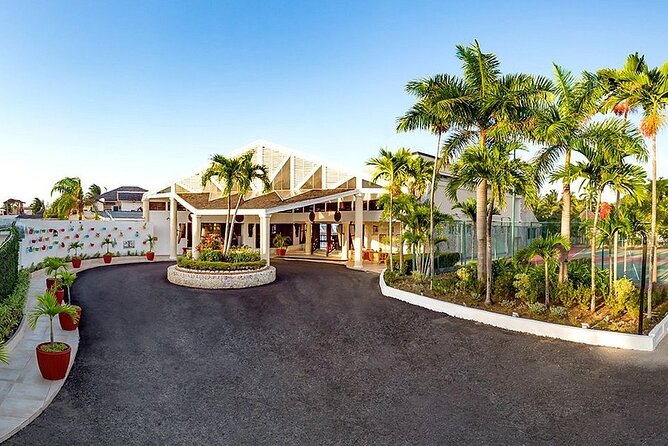 Private Airport Transfer to Royal Decameron Club Caribbean Resort - Location and Operator