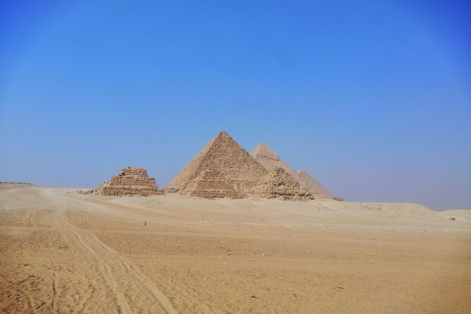 Private Day Trip in Giza Pyramids Memphis and Sakkara - Visiting Memphis Ancient City