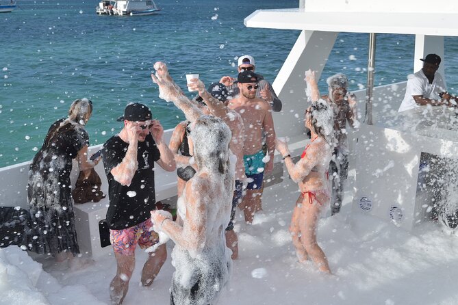 Private Foam Party Boat VIP - Inclusions