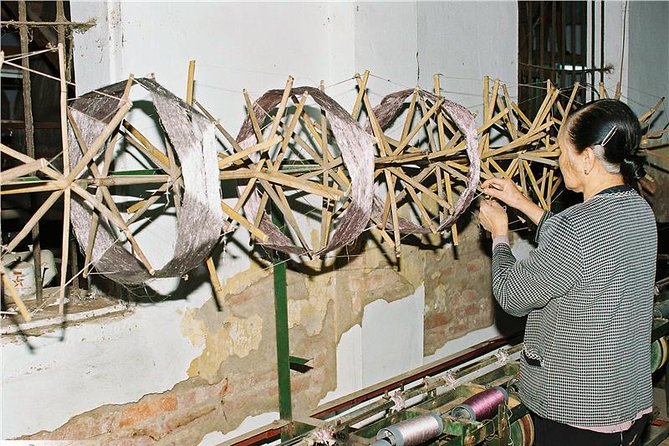 Private Full-Day Tour: Hanoi-Thay Pagoda-Tay Phuong Pagoda-Van Phuc Silk Village - Pickup and Transportation