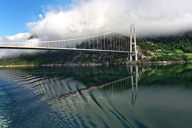 Private Guided Tour - the Hardangerfjord & 4 Great Waterfalls - Panoramic Viewpoints in Picturesque Locations