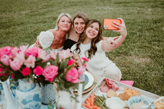 Private Luxury Picnic in Memphis (Mississippi River) - Picnic Setup and Amenities