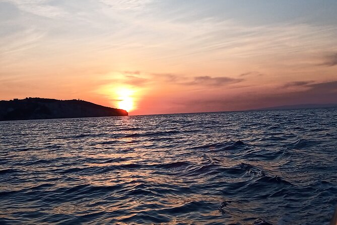 Private Luxury Sunset Cruise Blue Caves Champagne Included 5pax - Meeting Details