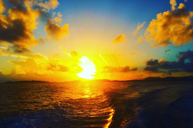 Private Luxury Sunset Cruise in Virgin Islands National Park - Complimentary Amenities Onboard