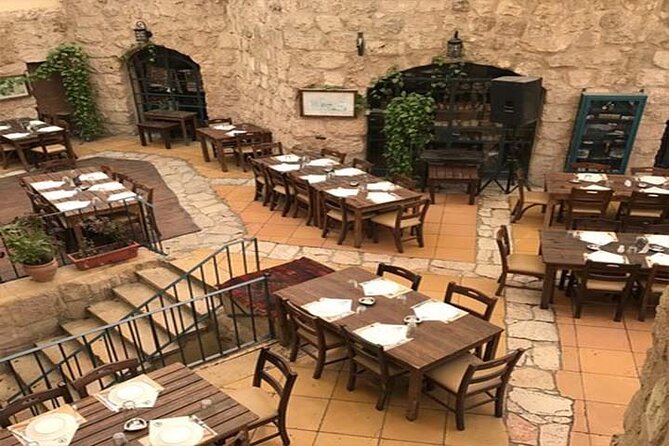 Private Madaba Haret Jdoudna Restaurant Lunch or Dinner From Amman - Accessibility and Special Requirements