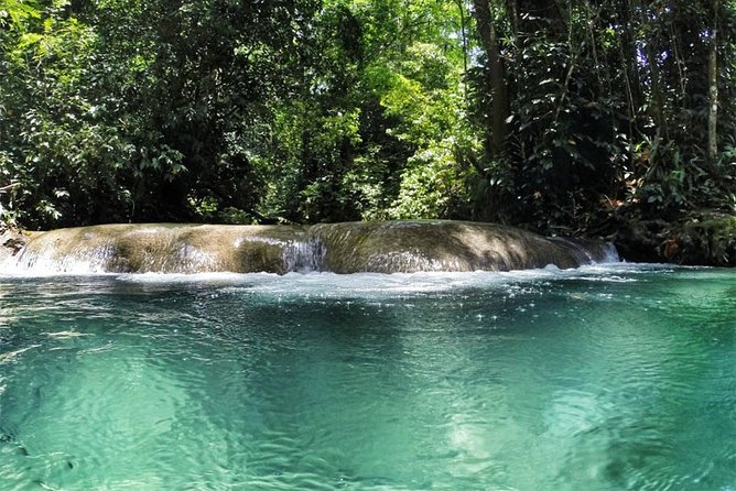 Private Mayfields Falls Experience With Transportation - Included in the Experience