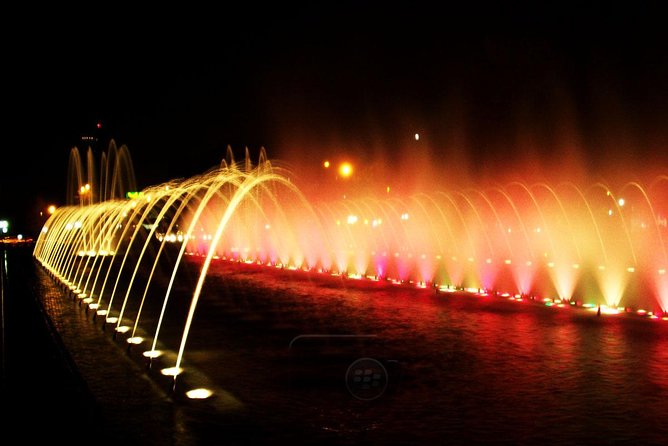 Private Night City Tour With San Cristobal Hill and Dinner Show - Itinerary Highlights