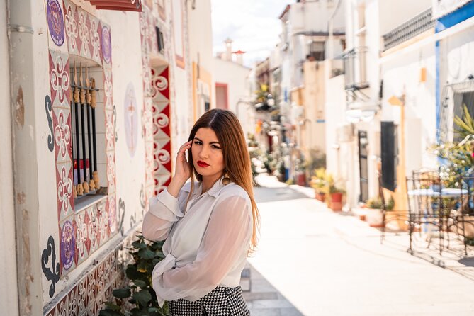 Private Photoshoot in English at Alicantes Best Locations - Ideal Meeting and End Points