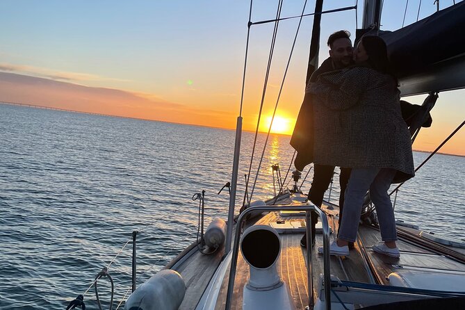Private Sailing Proposal or Vow Renewal in Lisbon - Onboard Amenities and Inclusions