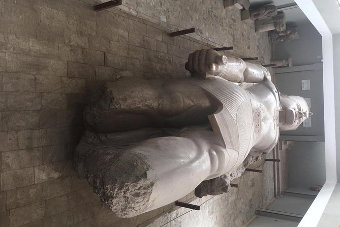 Private Sightseeing Tour to Giza Pyramids Sakkara & Memphis - Exploring the Giza Pyramids