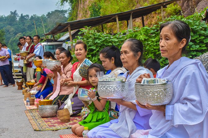 Private Tour: Half-Day City Tour of Luang Prabang - Meeting and Pickup Details