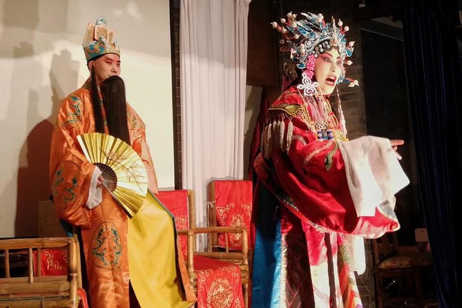Private Tour: Shichahai, Nanluoguxiang and Peking Opera&dinner - Highlights of the Experience