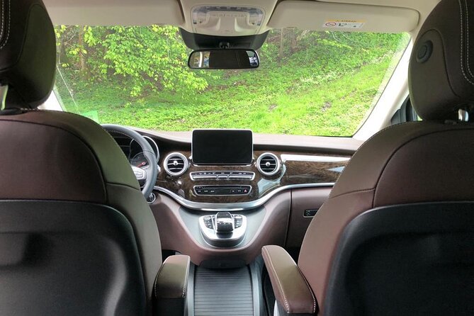 Private Transfer Between Salzburg Airport and Salzburg City - Pricing and Booking