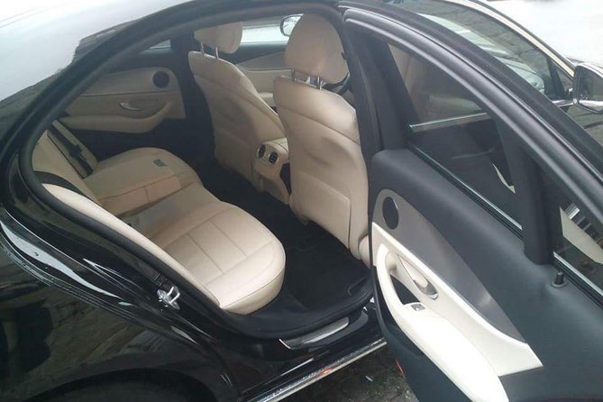 Private Transfer From Porto Airport to Douro Valley Hotels - Convenience Features