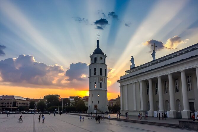 Private Vilnius Old Town Walking Tour - Key Attractions and Highlights