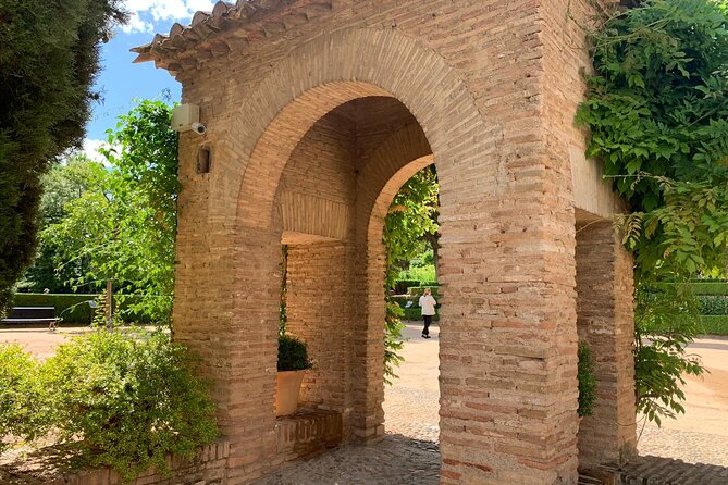 Private Visit to the Complete Alhambra Complex - Meeting and Pickup