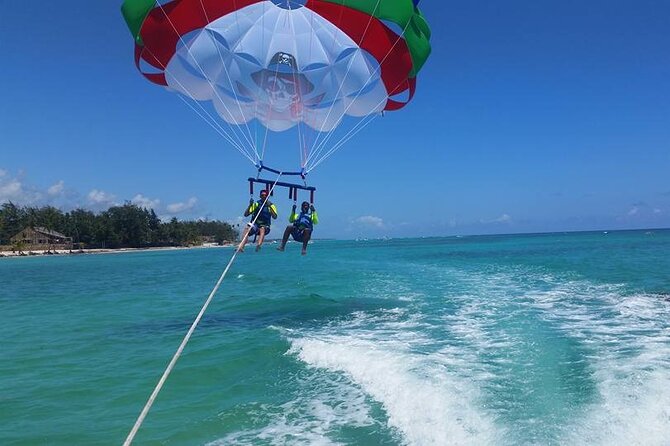 Punta Cana Catamaran: Snorkel, Parasailing & Natural Pool Party - Refreshments