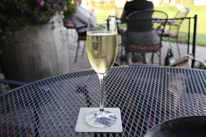 Relaxing Afternoon Wine Tour Through Niagaras Wine Country - Featured Wineries to Explore