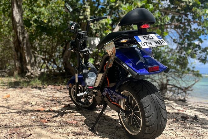 Rental of Electric Scooters Guadeloupe - Included Amenities