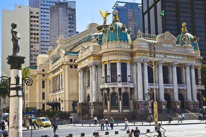 Rio De Janeiro Airport Transfers: Rio De Janeiro to Airport GIG in Business Car - Vehicle and Driver Details
