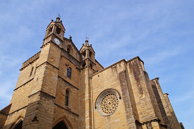San Sebastian: Old Town Exploration Game and Tour - Meeting and End Points