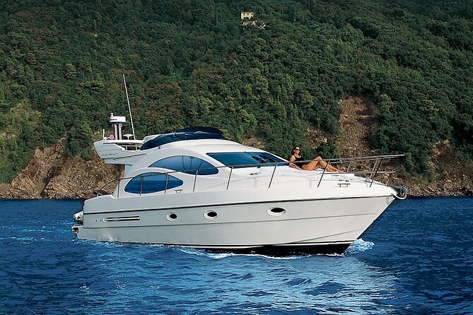 Santorini Caldera: Private Flybridge Yacht Experience - Experience Details