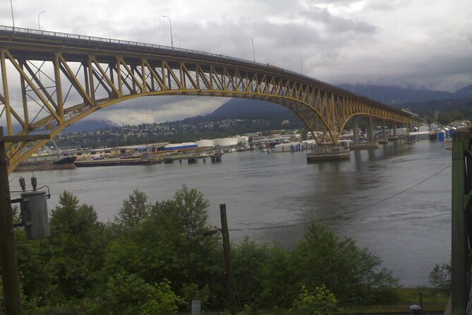 Sea to Sky Highway: a Smartphone Audio Driving Tour - Tour Features and Accessibility