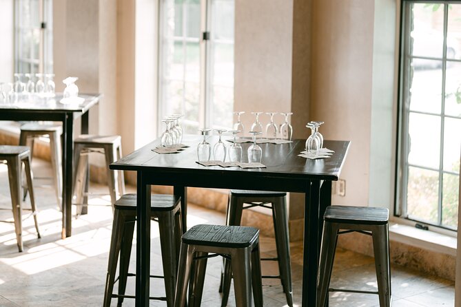 Seated Tasting Experience at Konzelmann Winery - Accessibility and Meeting Information