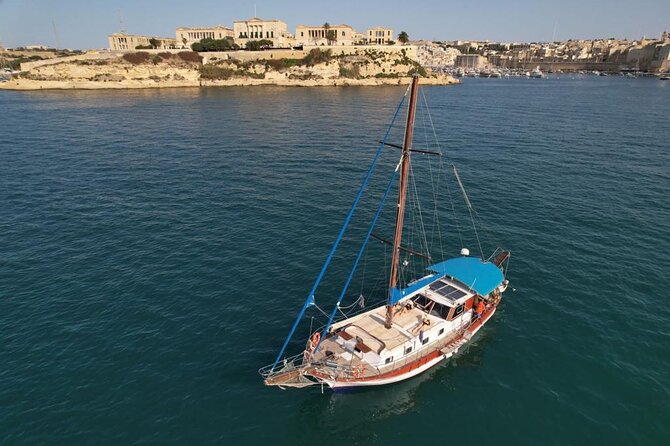 Serenity at Sea: Comino Blue Lagoon Exclusive Day Cruise - Onboard Amenities and Activities