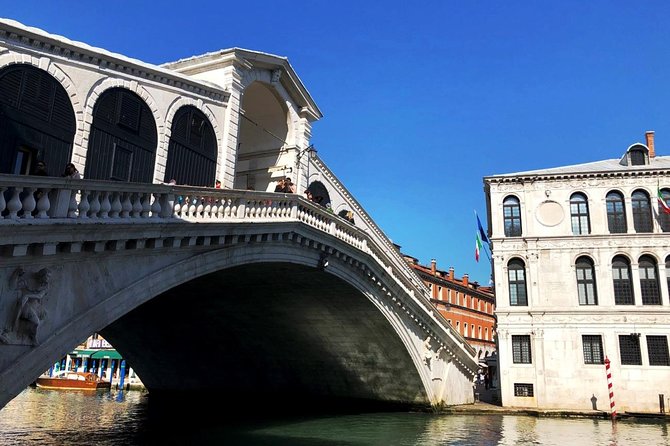 Skip the Line: Morning Venice Gondola Ride, Walking Tour & St Marks Basilica - Gondola Ride Experience