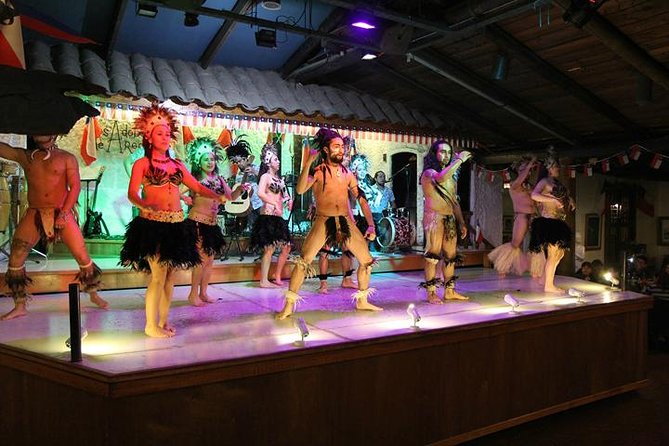 Small-Group Tour: Night City Tour With Santa Lucia Hill and Dinner Show - Dining Experience