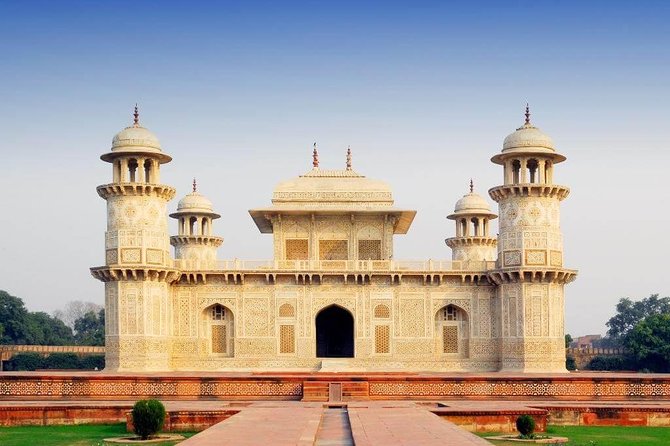 Taj Mahal Tour by Gatimaan Train/Rail All Inclusive - Pickup Information
