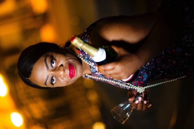 Take VIP Night Photos in Vienna With A Pro Photographer - Capturing Portraits With Lighting