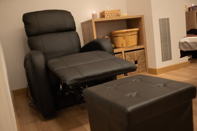 THAI Foot and Legs MASSAGE of 30 Min at THAI MASSAGE ALURA - Pricing and Inclusions
